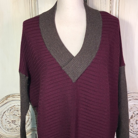 Color Block V Neck Mid Sleeve Tunic Sweater Size Small - Picture 5 of 11